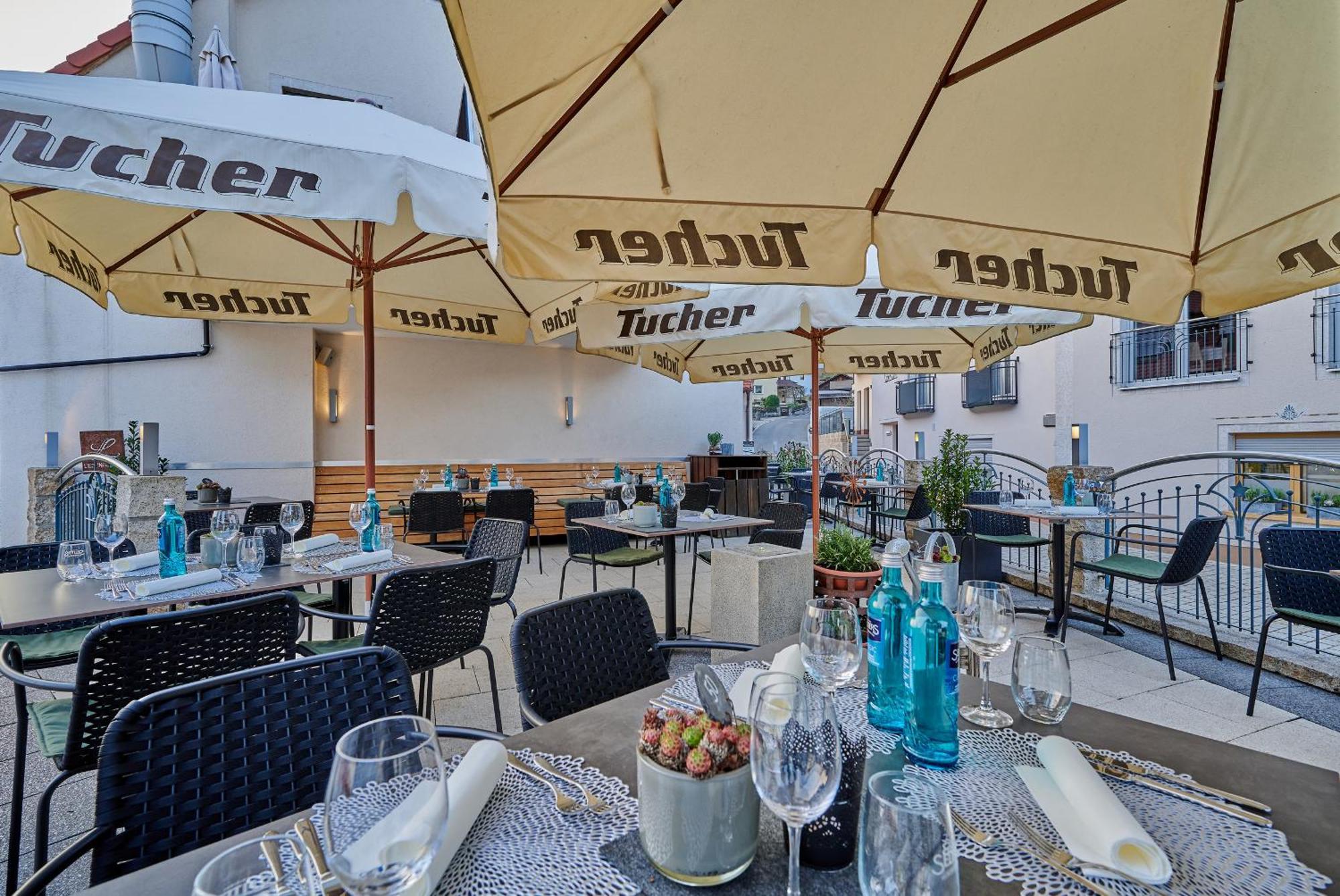 Landhotel Sternwirt - Das Wellnesshotel Zwischen Nuernberg Und Amberg Hogen Exterior photo