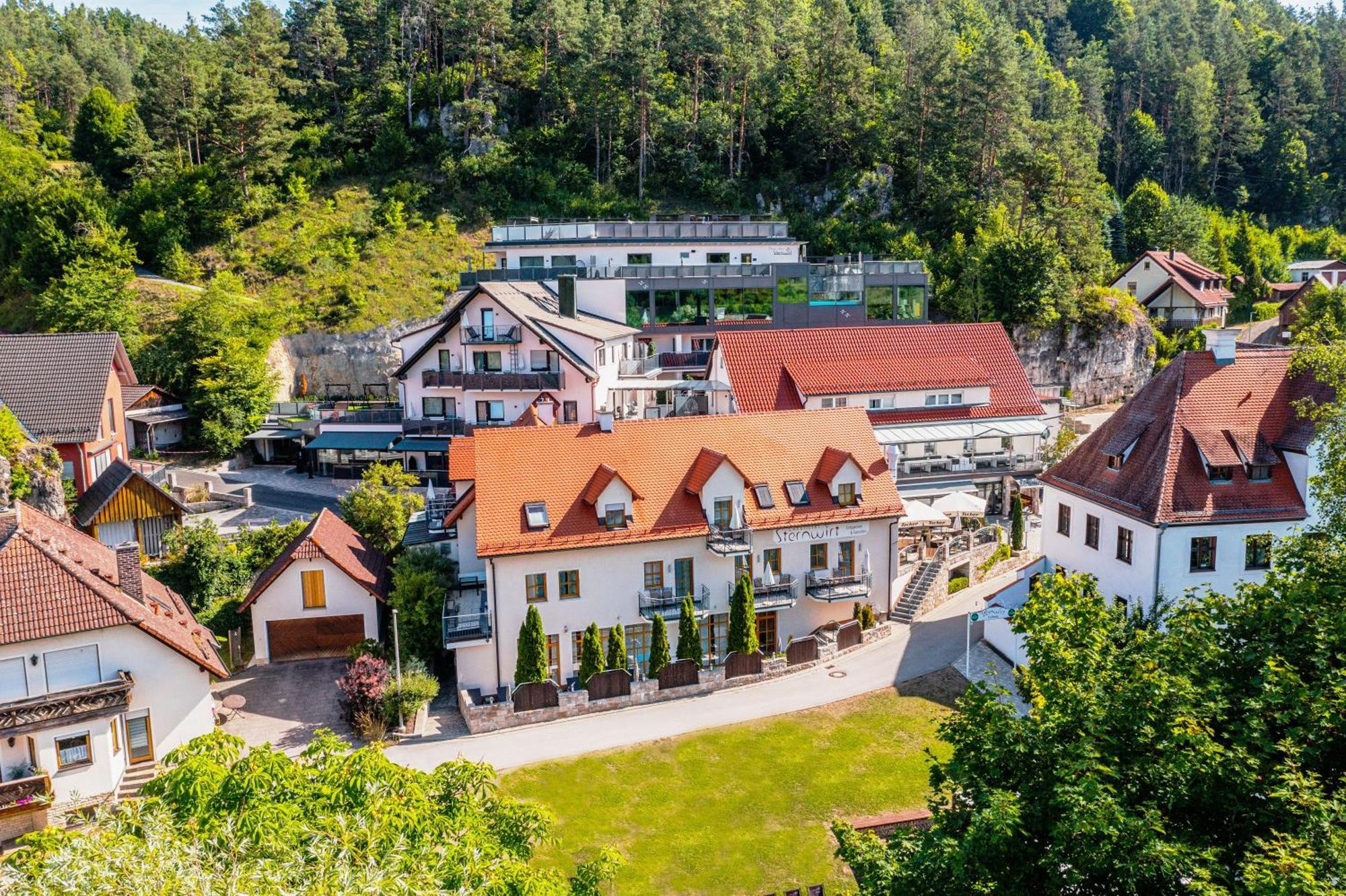 Landhotel Sternwirt - Das Wellnesshotel Zwischen Nuernberg Und Amberg Hogen Exterior photo